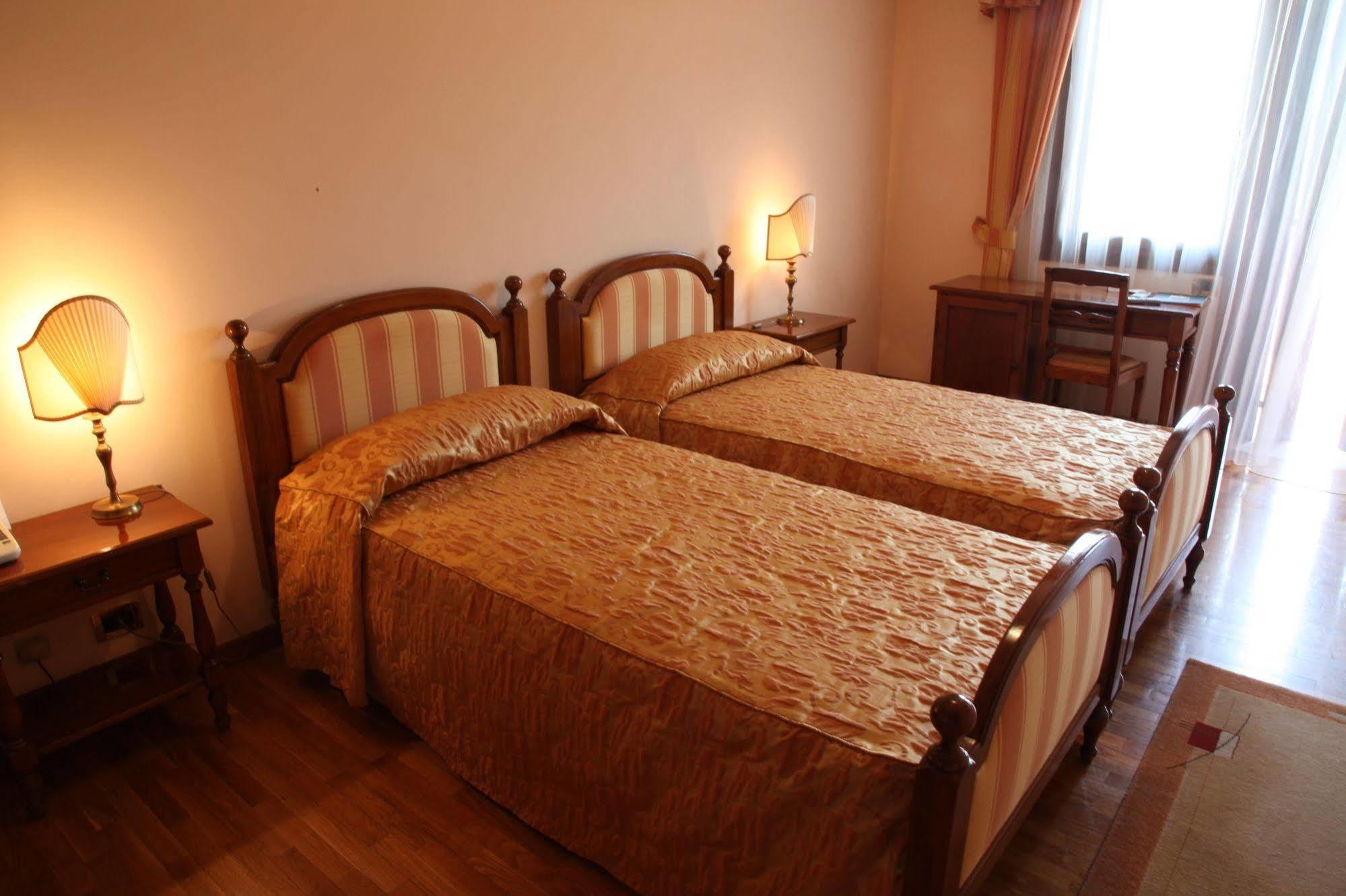 Hotel Ristorante La Rosina Маростика Екстериор снимка